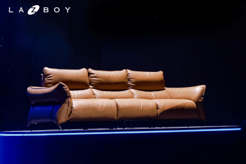 一键躺平·全程无忧硬核科技重构“何为舒适”瓦力棋牌游戏La-Z-Boy新品发布会(图2)