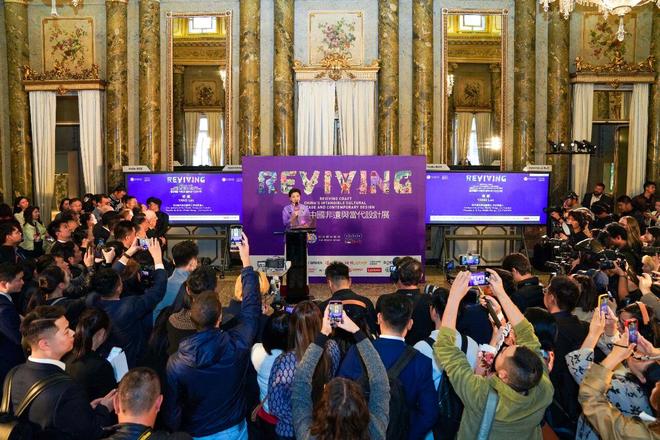 以东方非遗美学破圈让世界看见中国家具文化的力量！瓦力棋牌游戏左右沙发亮相意大利「新生万物米兰展」(图5)